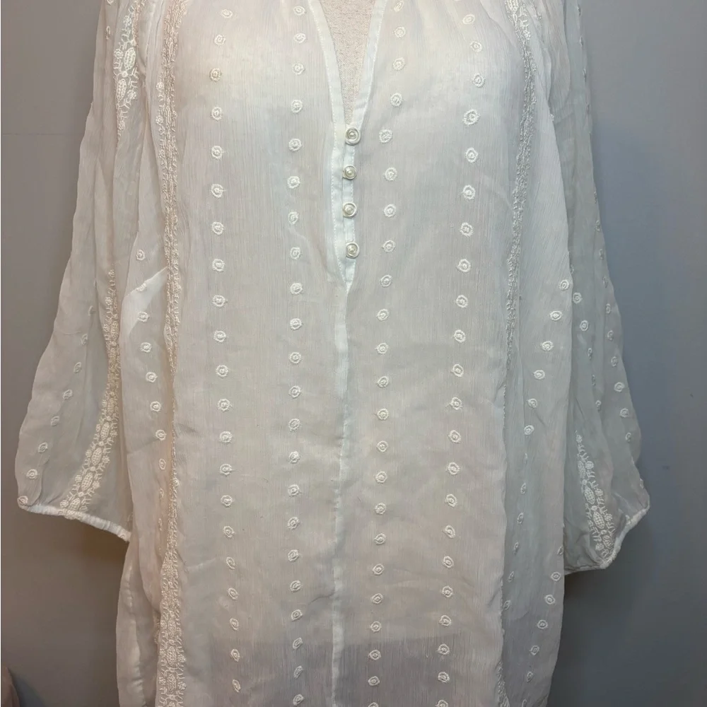 Old Navy Ivory Embroidered Button-Down Blouse - Picture 2 of 7